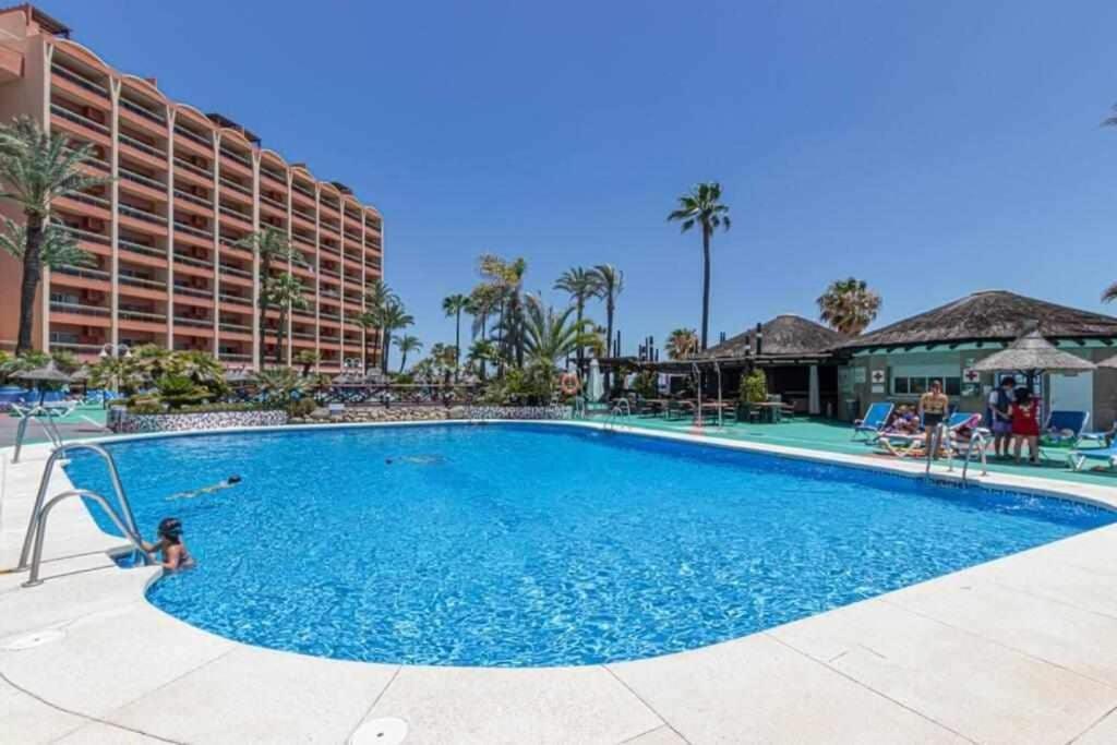 797 Holiday Rentals- Apartamento En Hotel Sunset Frente Al Mar 贝纳尔马德纳 外观 照片