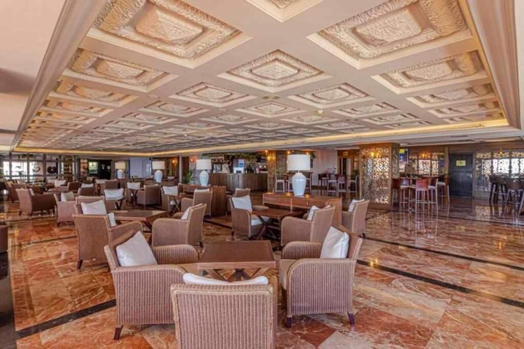 797 Holiday Rentals- Apartamento En Hotel Sunset Frente Al Mar 贝纳尔马德纳 外观 照片